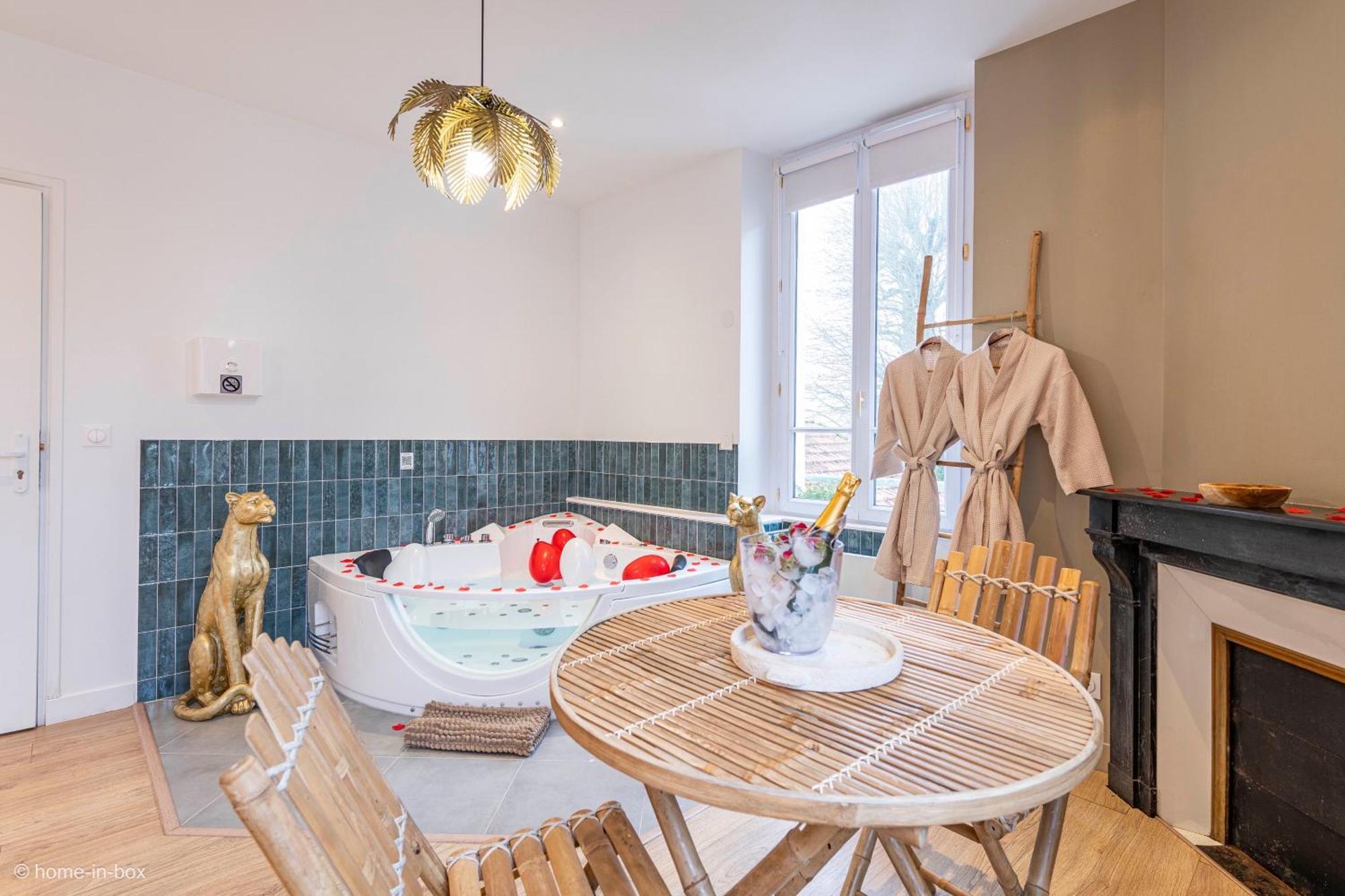 Le Nid D'Eliyah, Suites Avec Jacuzzi 15Min Disneyland Paris Nanteuil-les-Meaux ภายนอก รูปภาพ